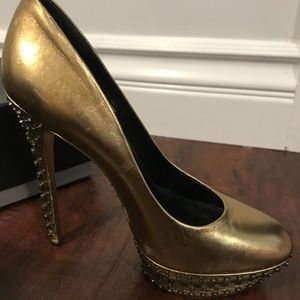 B Brian Atwood Bronze Studded Platform Pump - SZ7
